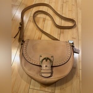 Vintage Coach camel Tan Leather Crossbody Bag with hang tags